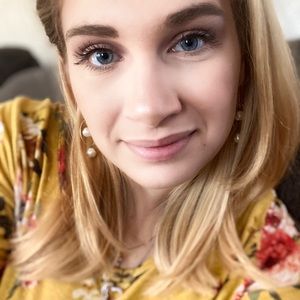 Meet your Posher, Stephanie